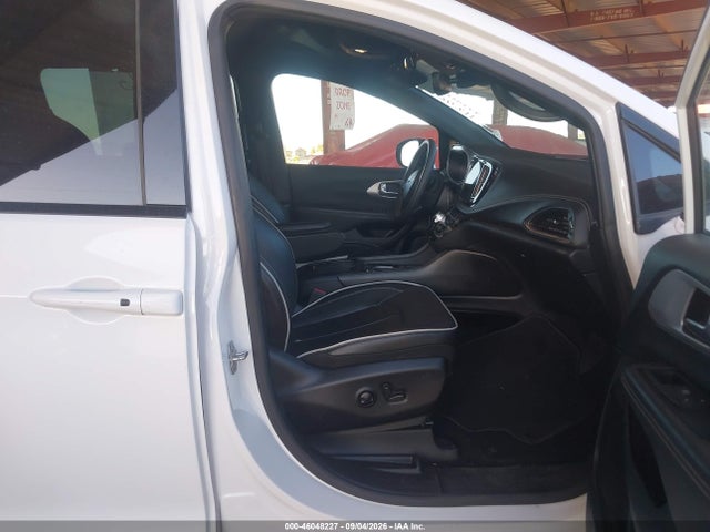 Chrysler Pacifica Limited 2025 2C4RC1GG5SR570351 Image 5