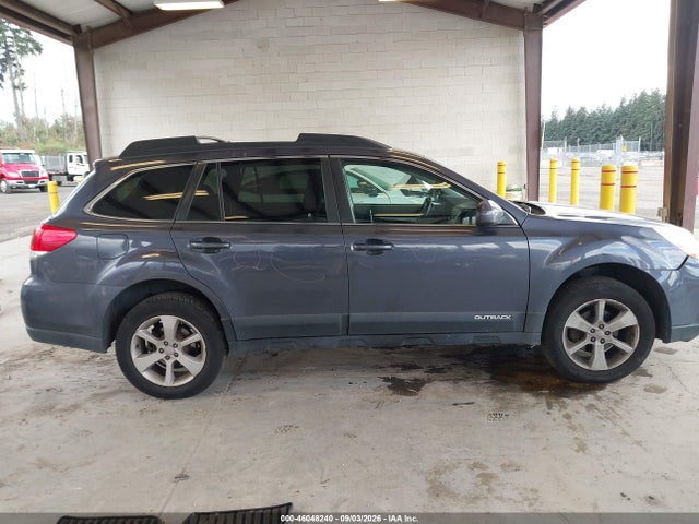 4S4BRBDC4E3293563 Subaru Outback 2.5i Premium