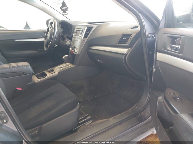 4S4BRBDC4E3293563 Subaru Outback 2.5i Premium