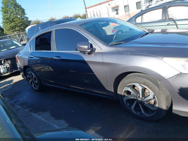 46048241 :رقم المزاد ، 1HGCR2F75HA192106 vin ، 2017 Honda Accord Ex مزاد بيع