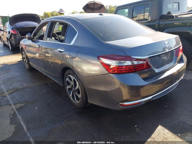 46048241 :رقم المزاد ، 1HGCR2F75HA192106 vin ، 2017 Honda Accord Ex مزاد بيع