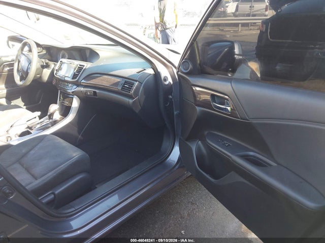 46048241 :رقم المزاد ، 1HGCR2F75HA192106 vin ، 2017 Honda Accord Ex مزاد بيع