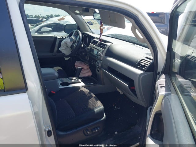 46048340 :رقم المزاد ، JTEZU5JR2D5057889 vin ، 2013 Toyota 4runner Sr5 مزاد بيع