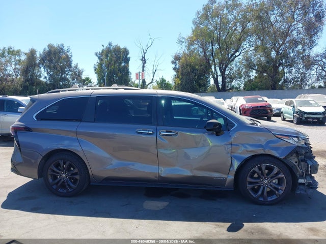 5TDDRKECXMS054723 Toyota Sienna Xse