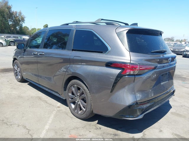 5TDDRKECXMS054723 Toyota Sienna Xse