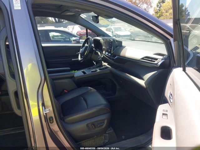 5TDDRKECXMS054723 Toyota Sienna Xse