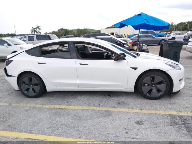 46048600 :رقم المزاد ، 5YJ3E1EA7MF852116 vin ، 2021 Tesla Model 3 Standard Range Plus Rear-wheel Drive مزاد بيع