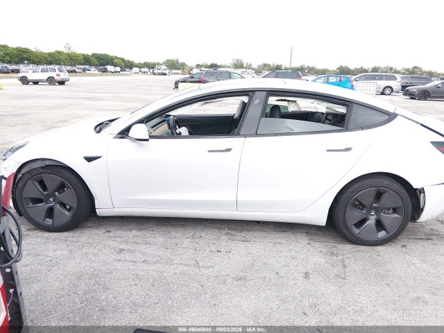 46048600 :رقم المزاد ، 5YJ3E1EA7MF852116 vin ، 2021 Tesla Model 3 Standard Range Plus Rear-wheel Drive مزاد بيع