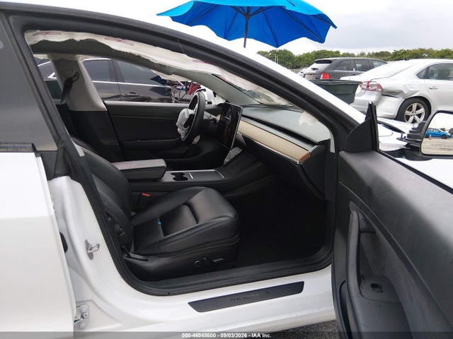 46048600 :رقم المزاد ، 5YJ3E1EA7MF852116 vin ، 2021 Tesla Model 3 Standard Range Plus Rear-wheel Drive مزاد بيع