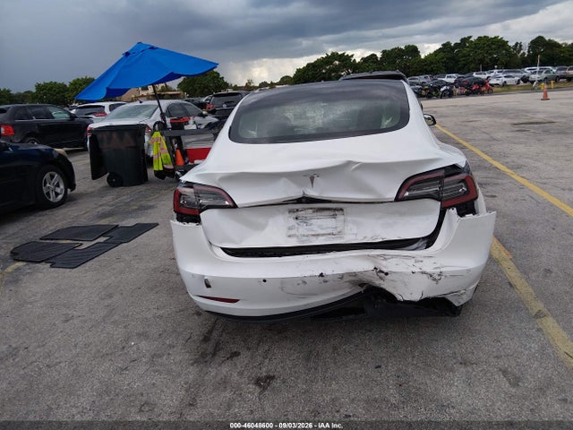 46048600 :رقم المزاد ، 5YJ3E1EA7MF852116 vin ، 2021 Tesla Model 3 Standard Range Plus Rear-wheel Drive مزاد بيع