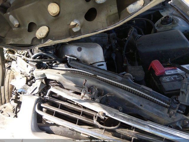 46048682 :رقم المزاد ، 4T1BG22K6YU002852 vin ، 2000 Toyota Camry Le مزاد بيع