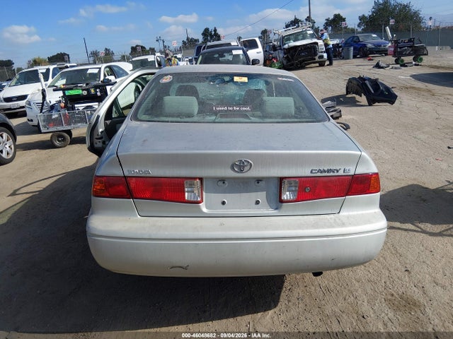 46048682 :رقم المزاد ، 4T1BG22K6YU002852 vin ، 2000 Toyota Camry Le مزاد بيع