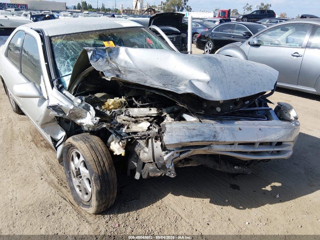 46048682 :رقم المزاد ، 4T1BG22K6YU002852 vin ، 2000 Toyota Camry Le مزاد بيع