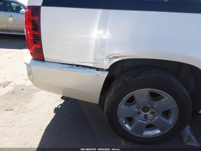 2010 Chevrolet Suburban 1500 Ltz მანქანა იყიდება აუქციონზე, vin: 1GNUKKE37AR275279, აუქციონის ნომერი: 46048759