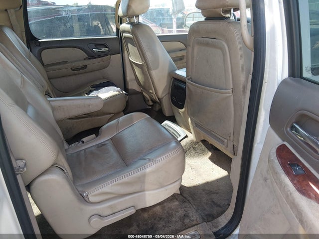 2010 Chevrolet Suburban 1500 Ltz მანქანა იყიდება აუქციონზე, vin: 1GNUKKE37AR275279, აუქციონის ნომერი: 46048759