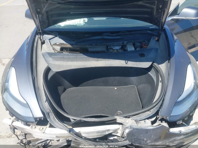 46048823 :رقم المزاد ، 5YJ3E1EA6JF163163 vin ، 2018 Tesla Model 3 Long Range/mid Range مزاد بيع