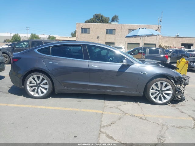 46048823 :رقم المزاد ، 5YJ3E1EA6JF163163 vin ، 2018 Tesla Model 3 Long Range/mid Range مزاد بيع
