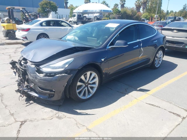 46048823 :رقم المزاد ، 5YJ3E1EA6JF163163 vin ، 2018 Tesla Model 3 Long Range/mid Range مزاد بيع