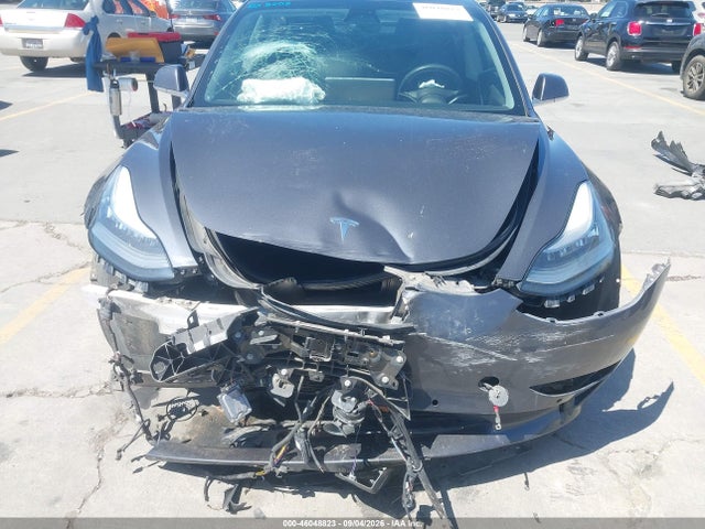 46048823 :رقم المزاد ، 5YJ3E1EA6JF163163 vin ، 2018 Tesla Model 3 Long Range/mid Range مزاد بيع