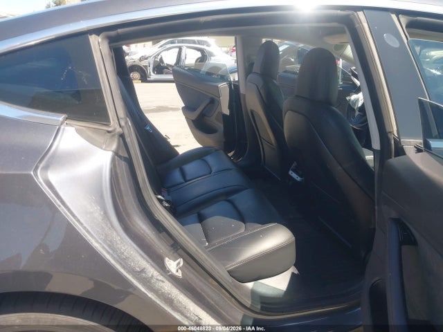 46048823 :رقم المزاد ، 5YJ3E1EA6JF163163 vin ، 2018 Tesla Model 3 Long Range/mid Range مزاد بيع