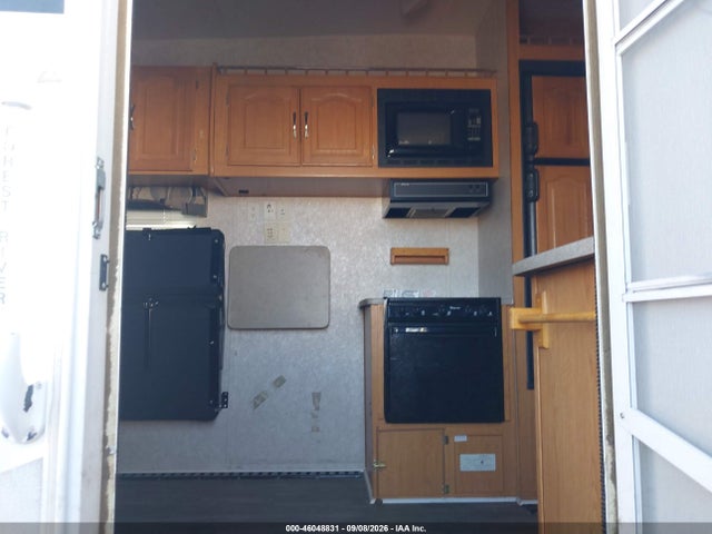2006 Forest River Sandpiper Toyhauler Travel Trailer მანქანა იყიდება აუქციონზე, vin: 4X4FSAH256C018446, აუქციონის ნომერი: 46048831