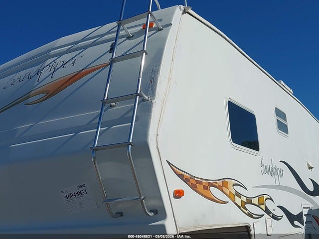 2006 Forest River Sandpiper Toyhauler Travel Trailer მანქანა იყიდება აუქციონზე, vin: 4X4FSAH256C018446, აუქციონის ნომერი: 46048831