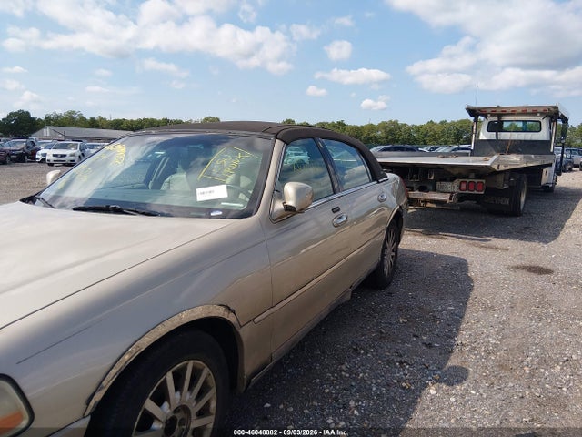 46048882 :رقم المزاد ، 1LNHM81W66Y632659 vin ، 2006 Lincoln Town Car Signature مزاد بيع