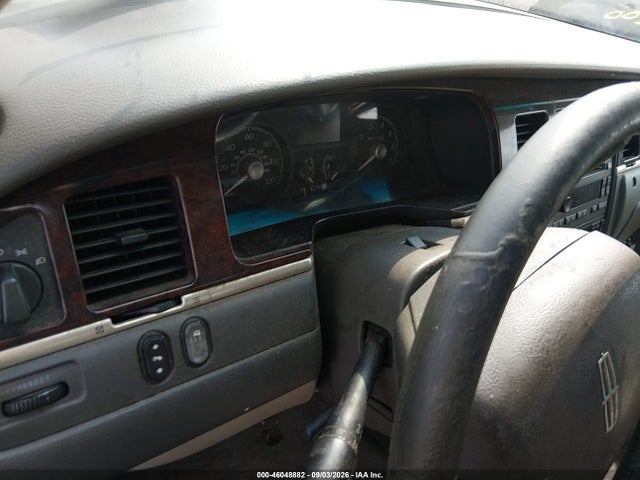 46048882 :رقم المزاد ، 1LNHM81W66Y632659 vin ، 2006 Lincoln Town Car Signature مزاد بيع