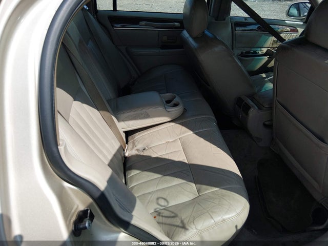 46048882 :رقم المزاد ، 1LNHM81W66Y632659 vin ، 2006 Lincoln Town Car Signature مزاد بيع