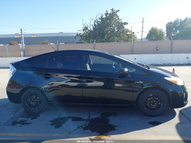 Toyota Prius Three 2014 JTDKN3DU5E1738497 Image 13