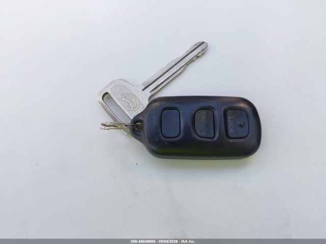 46048960 :رقم المزاد ، 2T1KR32EX4C260037 vin ، 2004 Toyota Matrix Xr مزاد بيع