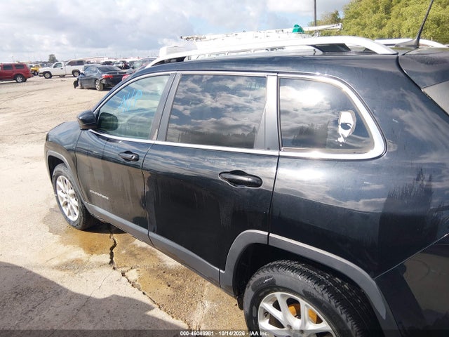 1C4PJLCB9JD566873 Jeep Cherokee Latitude Fwd