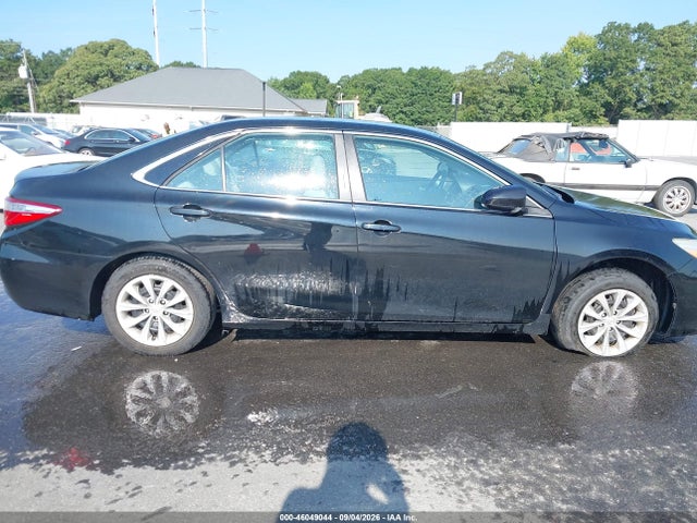 46049044 :رقم المزاد ، 4T4BF1FK7GR516608 vin ، 2016 Toyota Camry Le مزاد بيع