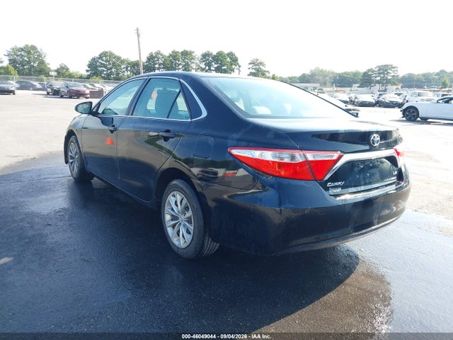 46049044 :رقم المزاد ، 4T4BF1FK7GR516608 vin ، 2016 Toyota Camry Le مزاد بيع