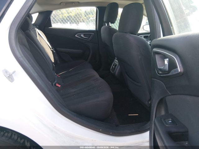 Продажа на аукционе авто 2015 Chrysler 200 Limited, vin: 1C3CCCABXFN551994, номер лота: 46049046