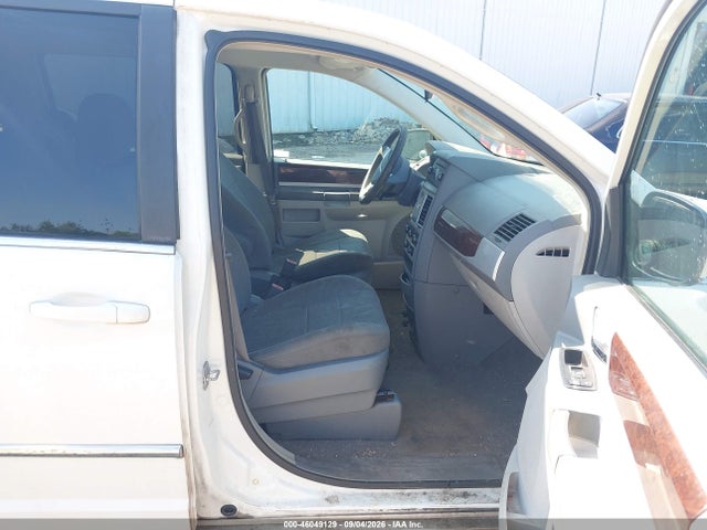 Продажа на аукционе авто 2010 Chrysler Town & Country Touring, vin: 2A4RR5D13AR232249, номер лота: 46049129