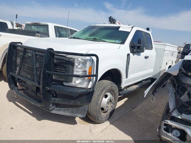 Ford F-350 Chassis Xl 2023 1FD8X3HN3PED03735 Image 2