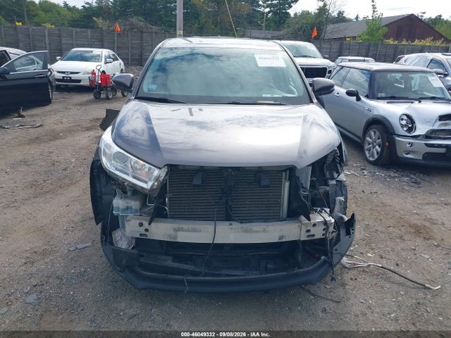 Toyota Highlander Le Plus 2018 5TDBZRFH2JS866295 Image 12