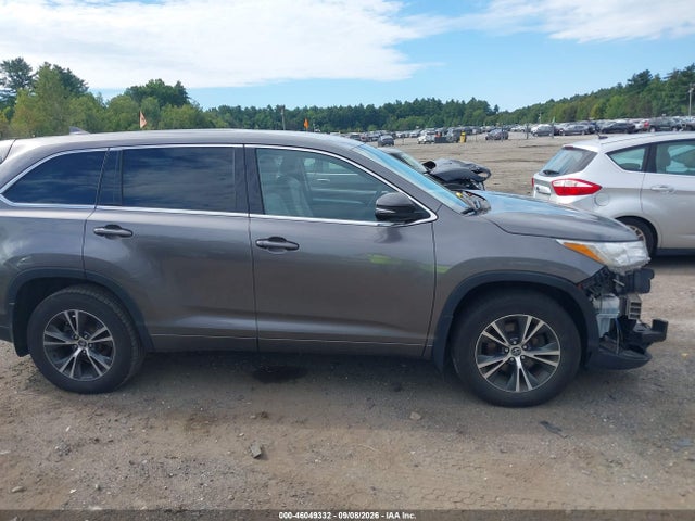 Toyota Highlander Le Plus 2018 5TDBZRFH2JS866295 Image 13