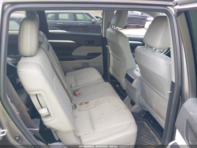 Toyota Highlander Le Plus 2018 5TDBZRFH2JS866295 Image 8