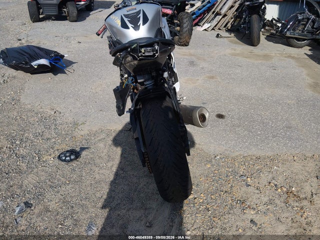 Yamaha YZFR6 2017 JYARJ28E3HA001466 Image 6