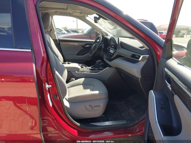 Toyota Highlander Limited 2021 5TDDZRBH7MS138815 Image 5