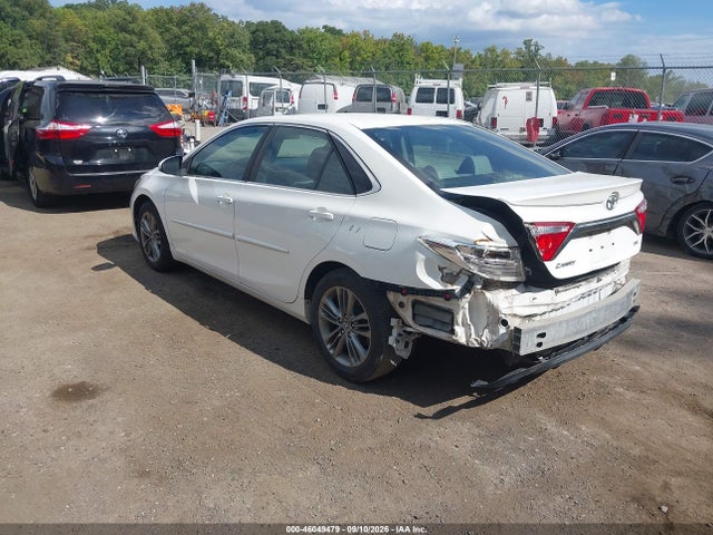 46049479 :رقم المزاد ، 4T1BF1FK1GU151112 vin ، 2016 Toyota Camry Se مزاد بيع
