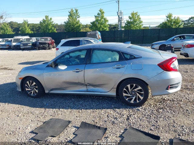 Продажа на аукционе авто 2017 Honda Civic Ex, vin: 19XFC2F88HE225876, номер лота: 46049518