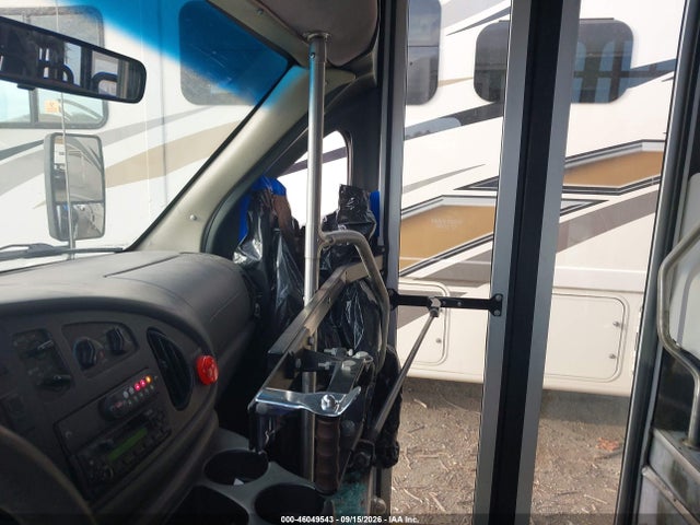 2006 Ford E-450 Cutaway მანქანა იყიდება აუქციონზე, vin: 1FDXE45S96DB10172, აუქციონის ნომერი: 46049543
