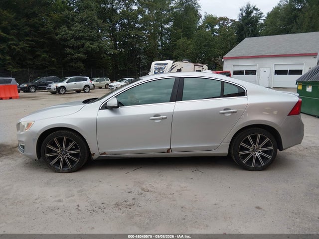 2014 Volvo S60 T6 მანქანა იყიდება აუქციონზე, vin: YV1902FH5E2278804, აუქციონის ნომერი: 46049575