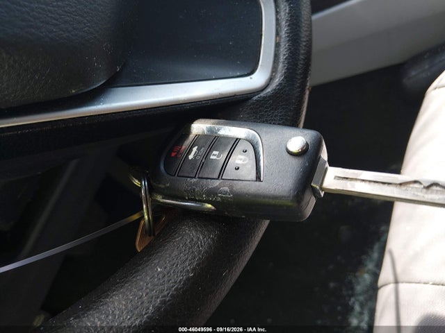 46049596 :رقم المزاد ، 4T1C11AK2NU033691 vin ، 2022 Toyota Camry Le مزاد بيع
