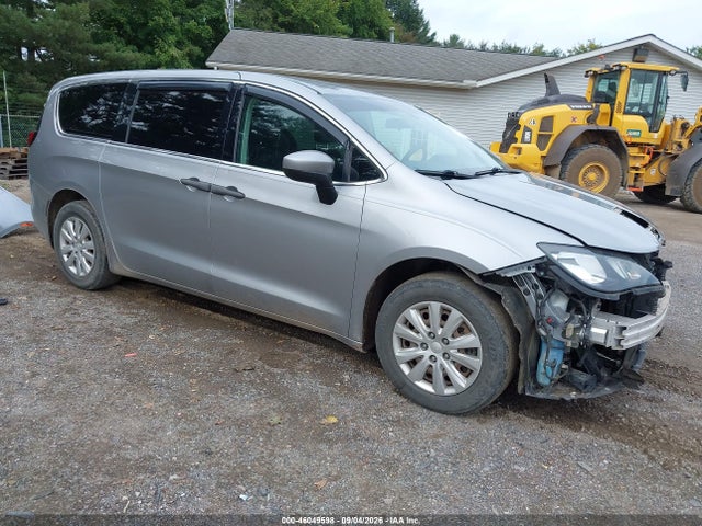 2018 Chrysler Pacifica L მანქანა იყიდება აუქციონზე, vin: 2C4RC1AG0JR275116, აუქციონის ნომერი: 46049598