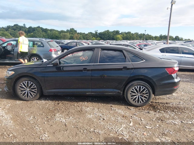 46049645 :رقم المزاد ، 3VWC57BU9MM096329 vin ، 2021 Volkswagen Jetta مزاد بيع
