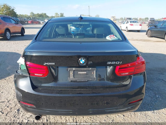 46049754 :رقم المزاد ، WBA8E5G50JNV02673 vin ، 2018 Bmw 320i Xdrive مزاد بيع